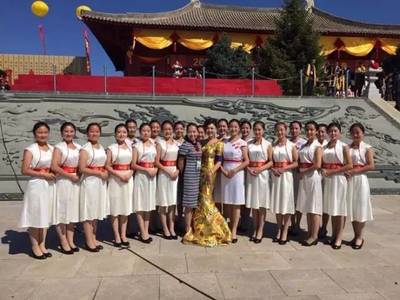 教育，就是我的詩和遠(yuǎn)方 一位禮儀服務(wù)踐行者的故事